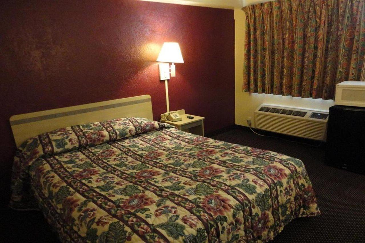 Americas Best Value Inn Battle Creek Exteriör bild