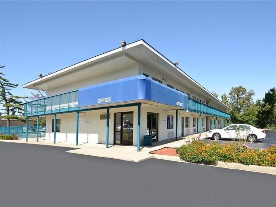 Americas Best Value Inn Battle Creek Exteriör bild
